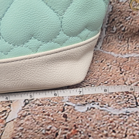 Betsey Johnson New York, N.Y. Mint  And Cream Quilted Cosmetic Bag - Picture 5 of 12